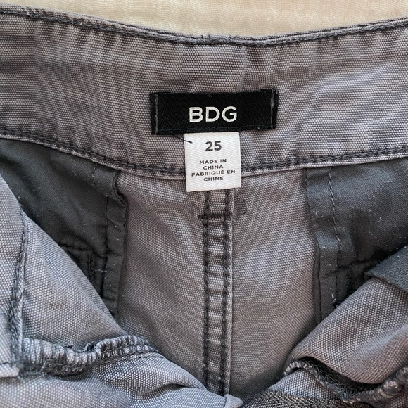 Urban Outfitters BDG distressed grey cut off shorts - Picture 3 of 3